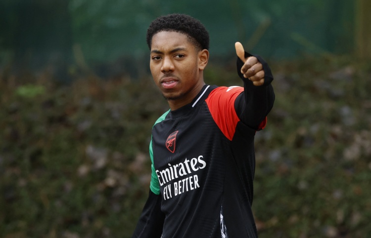 星空体育官方入口-联赛前2轮仅出场44分钟，斯凯利在与卡拉菲奥里的竞争中处于下风