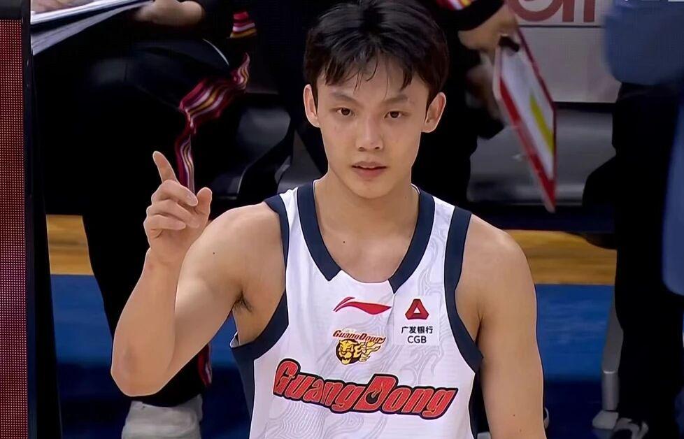 星空体育官网-赵睿一阶段报销 徐杰当选全明星票王 辽宁男篮官宣赵继伟通过体测