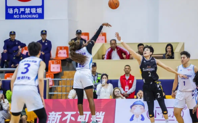 星空体育在线登录-张子宇10分！山东女篮力擒广东，帕克两双数据，终结对手14连胜！