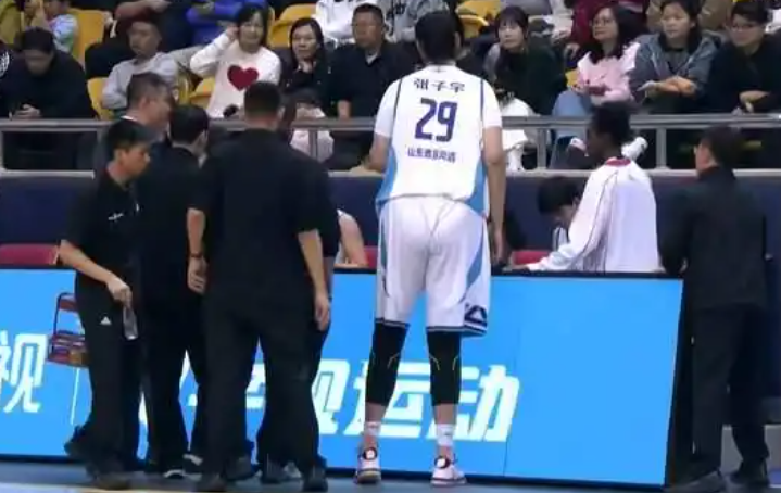 星空体育在线登录-张子宇10分！山东女篮力擒广东，帕克两双数据，终结对手14连胜！