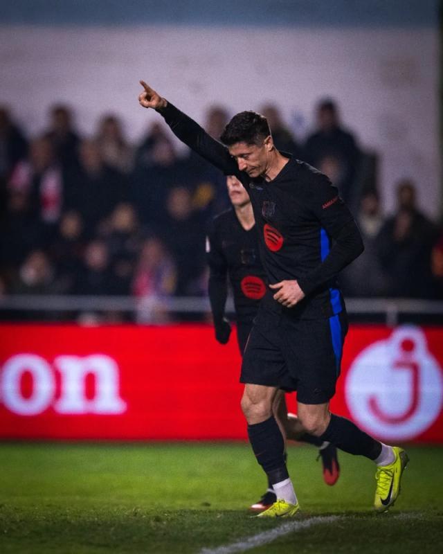 1736032382960090577.jpg 星空体育官方入口-【国王杯】莱万梅开二度,巴萨客场4比0大胜晋级16强