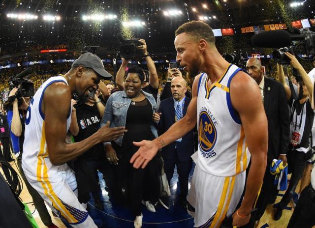 星空体育官网-【早报】这才是欧洲德比！拜仁2比2皇马剧情拉满！