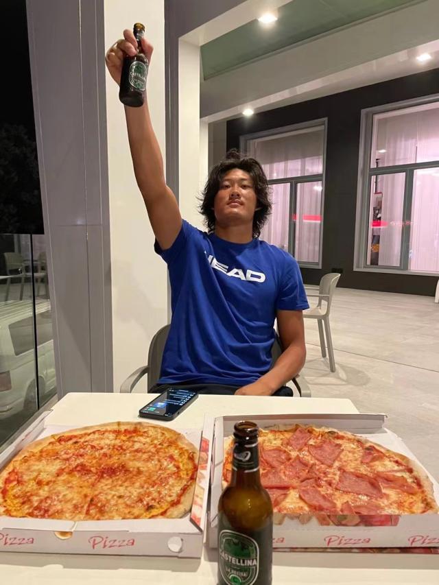 星空体育在线登录-微博注销？长发飘飘？红土专家？张之臻的三个为什么